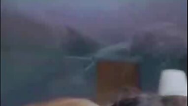 Bir alanda siyah ve beyaz film türkçe porno sinema erkek ve kadın