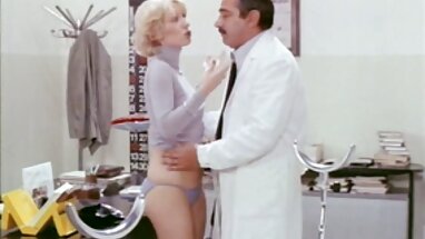 Güzel sarışın altın türk porno sinemalar ile oynuyor