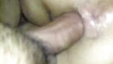 bahçede ayak bileklerinden eski türk sineması pornosu asılı